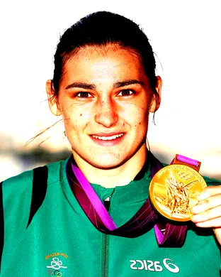 Katie Taylor vs. Flora Pili