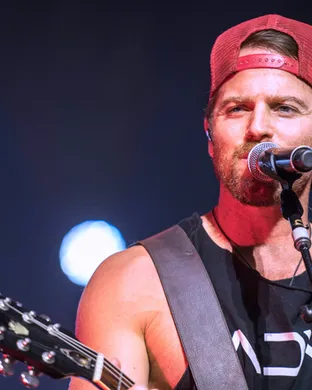 Kip Moore Hampton