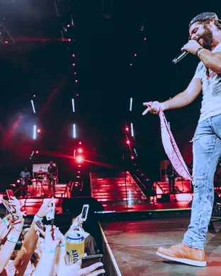 Thomas Rhett Hartford